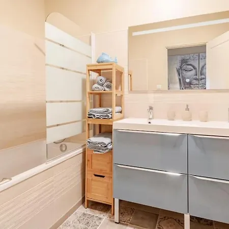 Holiday home Chambre D'hotes Avec Piscine Proche De La Mer *